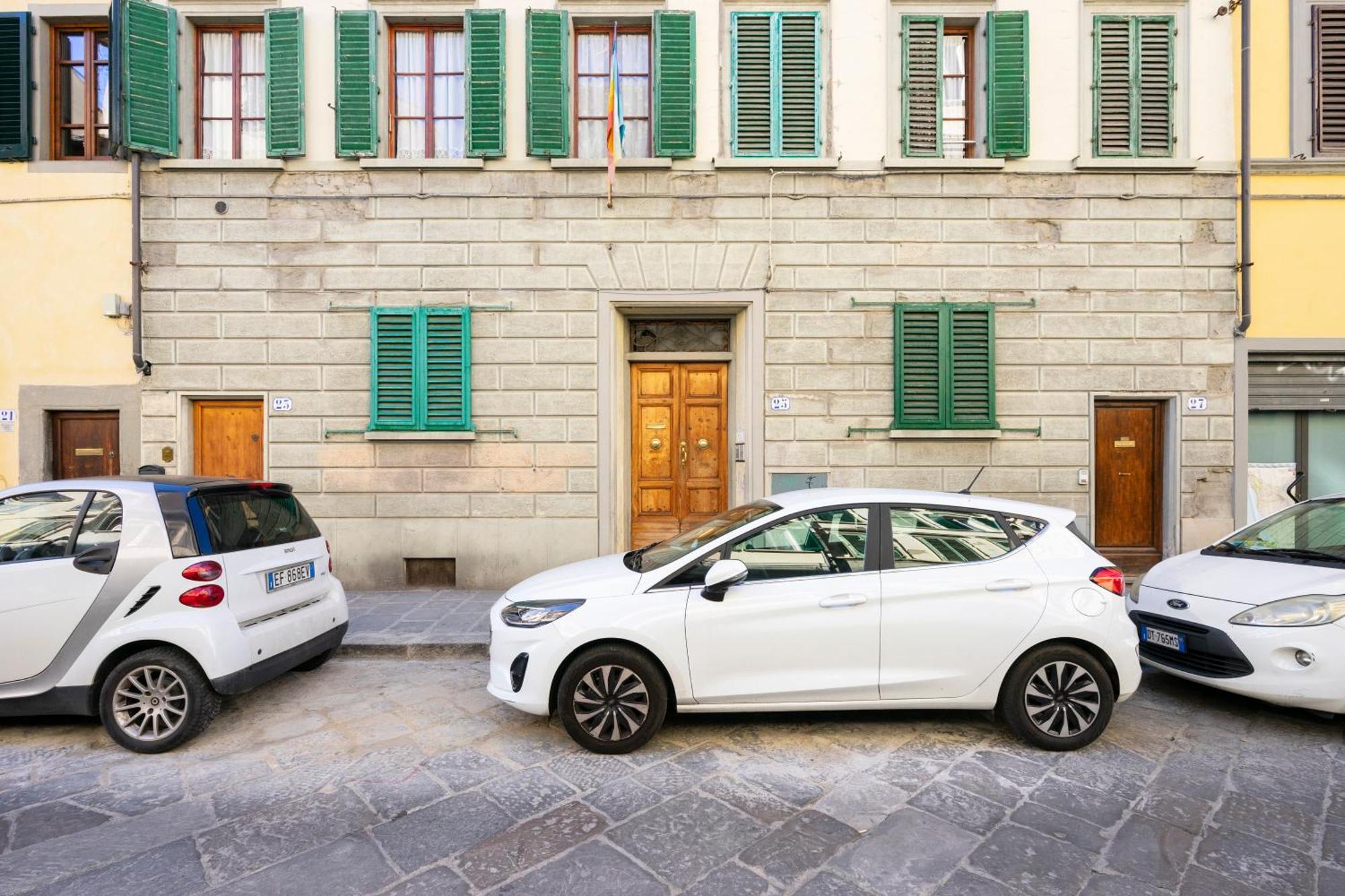 Ruote First Apartment Florence