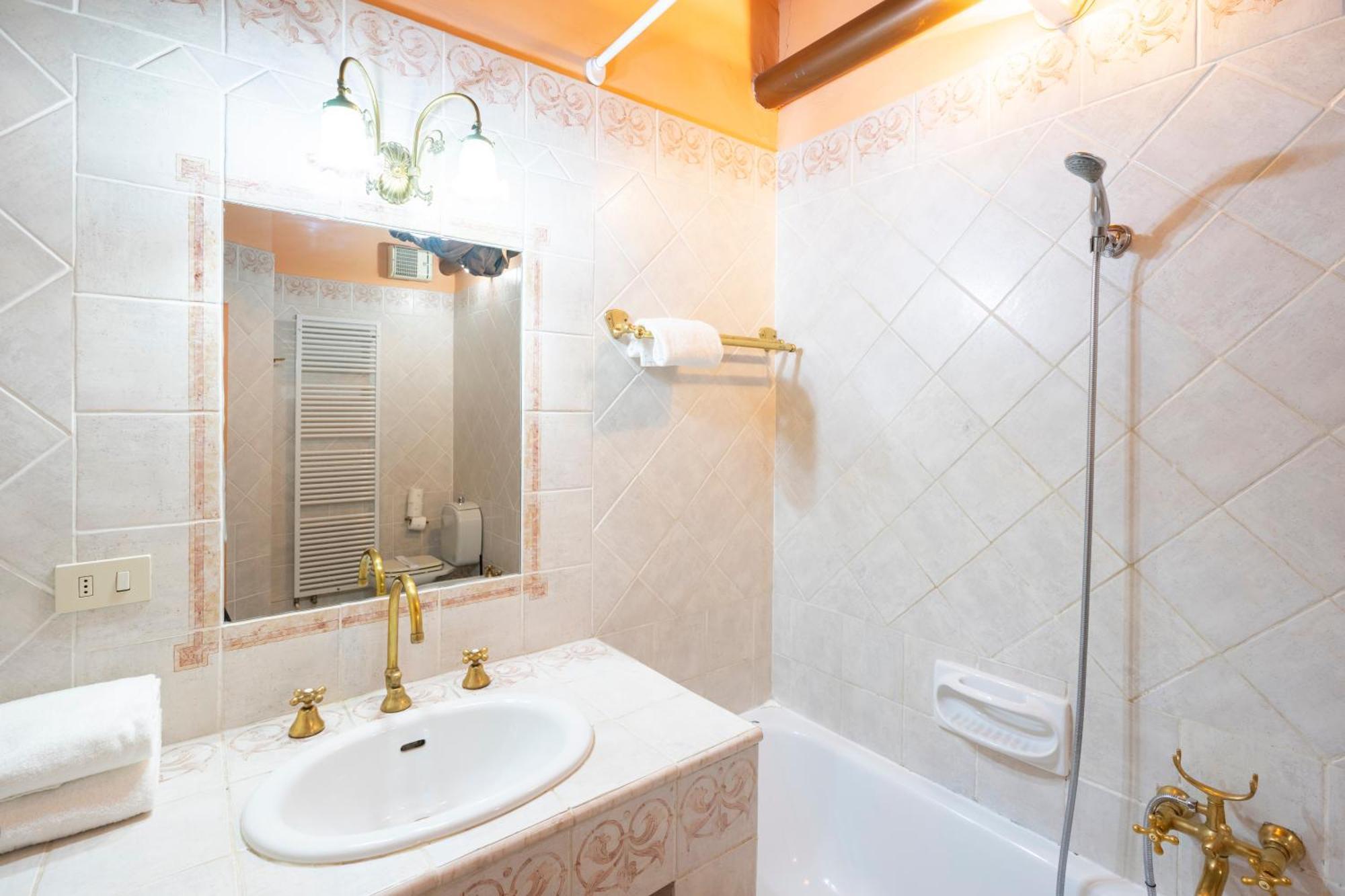 Ruote First Apartment *
